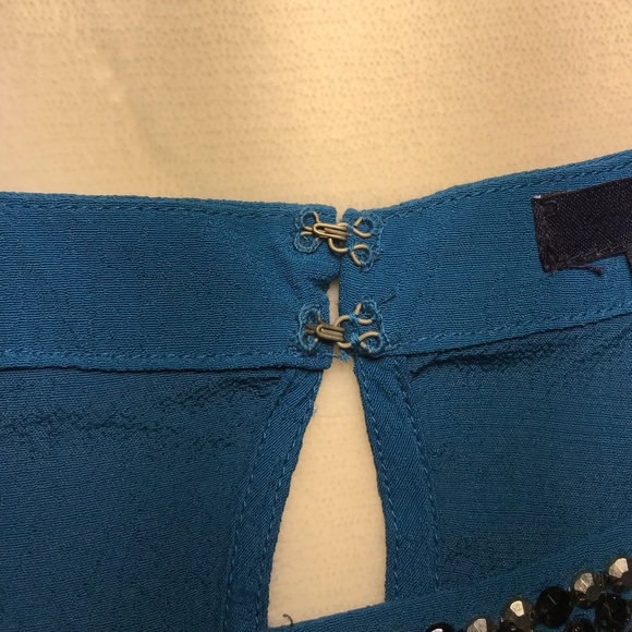 Jeweled collar blouse - Picture 3 of 6